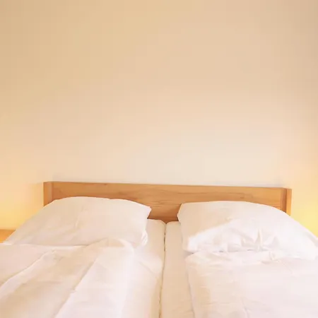 Einfaches 2-zimmer-appartement Mit Balkon. Apartman *