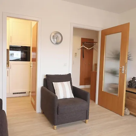 Apartman Einfaches 2-zimmer-appartement Mit Balkon. *