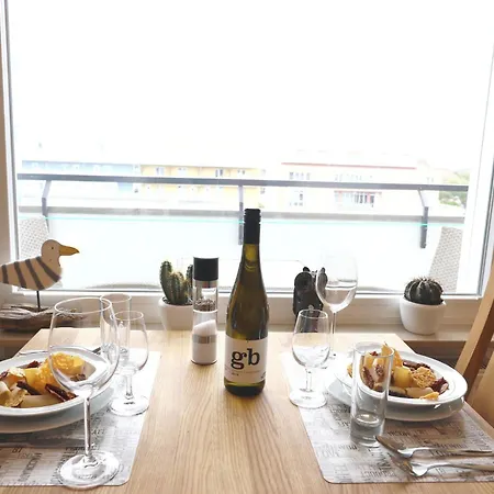 Einfaches 2-zimmer-appartement Mit Balkon. *