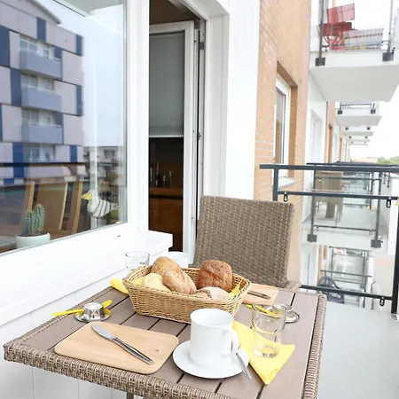 公寓 Einfaches 2-zimmer-appartement Mit Balkon. 韦斯特兰