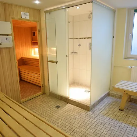 Einfaches 2-zimmer-appartement Mit Balkon. Appartement *